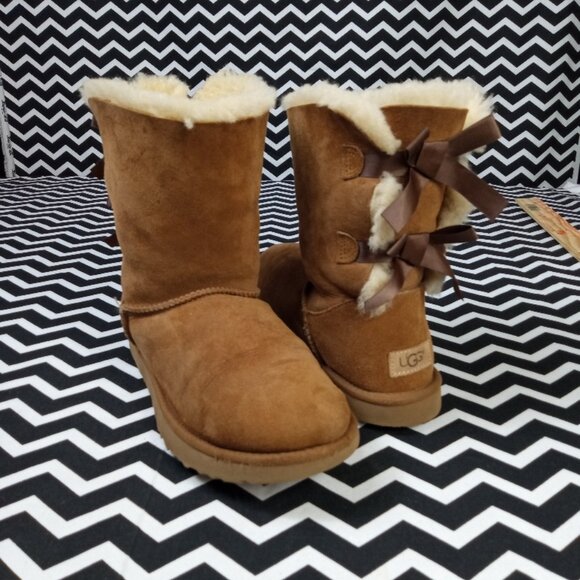 UGG Shoes - UGG Boots baily bow sheepskin Sherpa lined boots sz 8 or 39